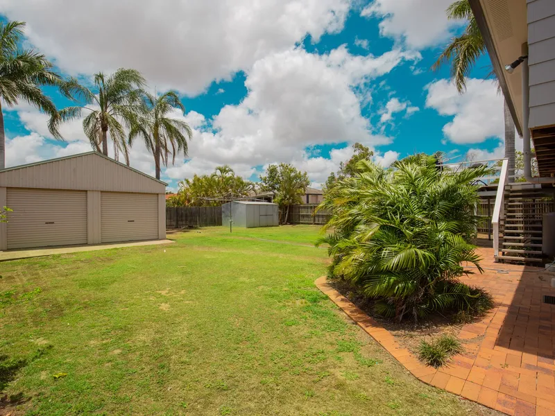 ABSOLUTE BANG FOR BUCK! DUAL LIVING HOME WITH 2 BAY SHED IN TOP SPOT...