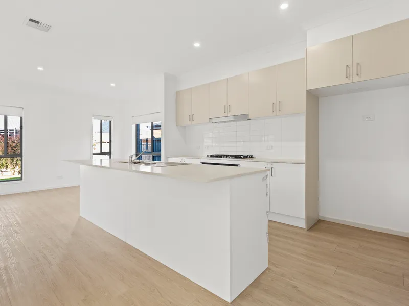 4 Bedrooms PLUS Study Family Home!