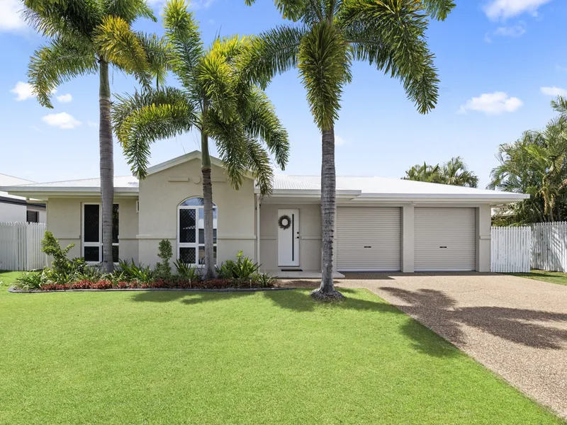 Riverside Suburb, Blue Ribbon, 5-Bedroom Family Home with a Pool. The perfect Indoor/Outdoor Lifestyle - Experience the best of North QLD Living !!
