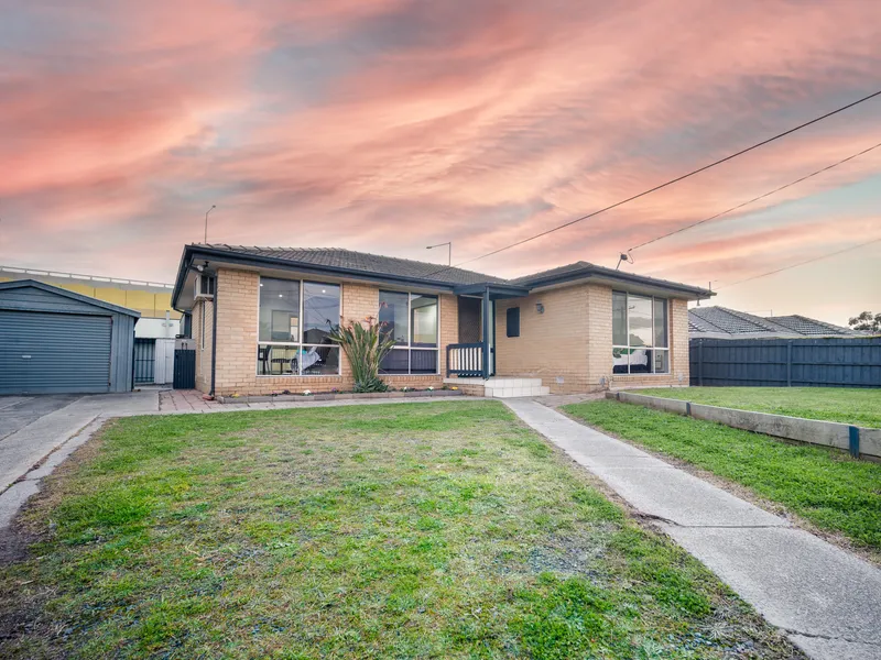Fantastic First Home, or Investment Opportunity, in a Great Court Location!