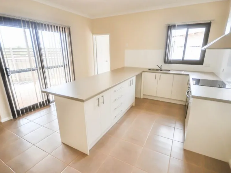 MODERN VILLA - 4x2 Property Located Within Complex