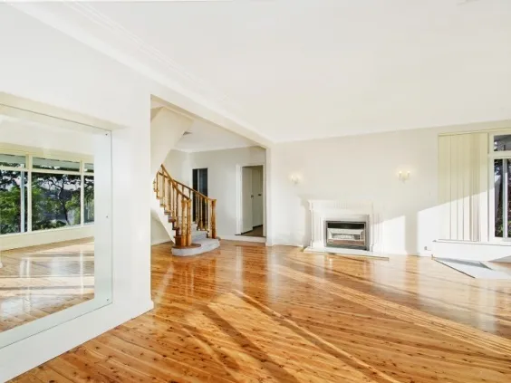 Enchanting Harbour View Retreat Near Clontarf Beach