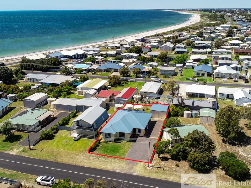 IMMACULATE SEASIDE ESCAPE!