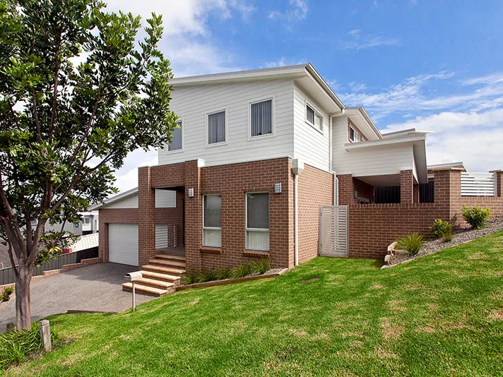 MODERN 4 BEDROOM HOME