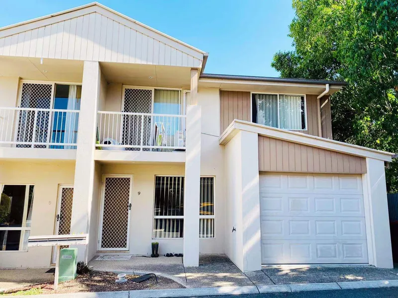 Unique townhouse perfect for investment or for you to move in