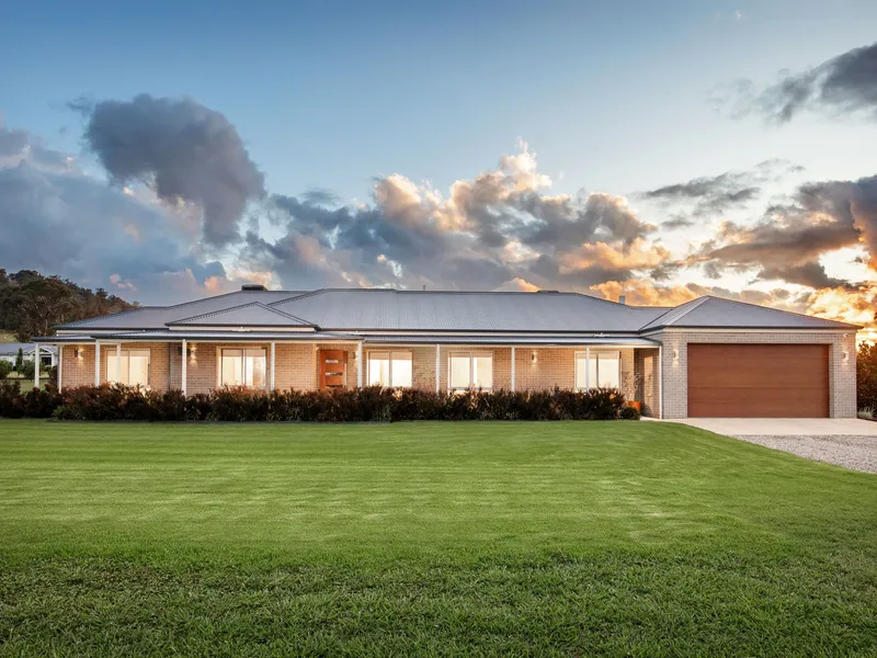 Quality Built Family Home - Ultimate Country Lifestyle