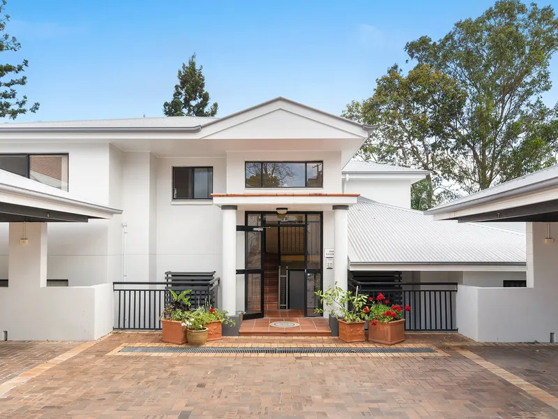 Quiet Haven a Short Stroll from Rosalie Village