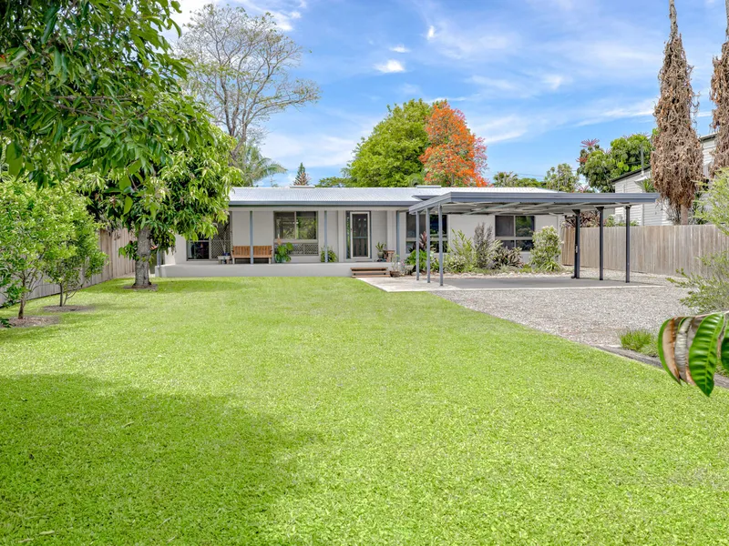 RENOVATED FAMILY HOME ON LARGE BLOCK