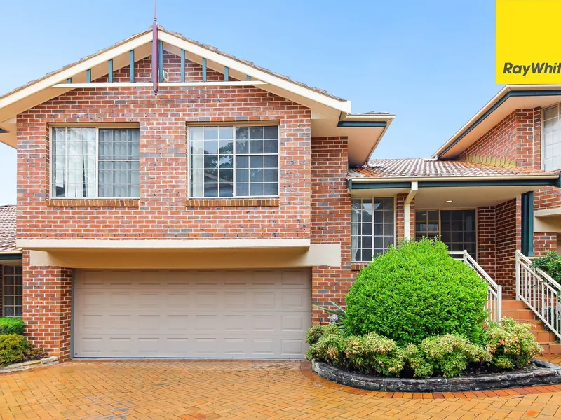 Spacious Townhouse Close to Epping West Public School