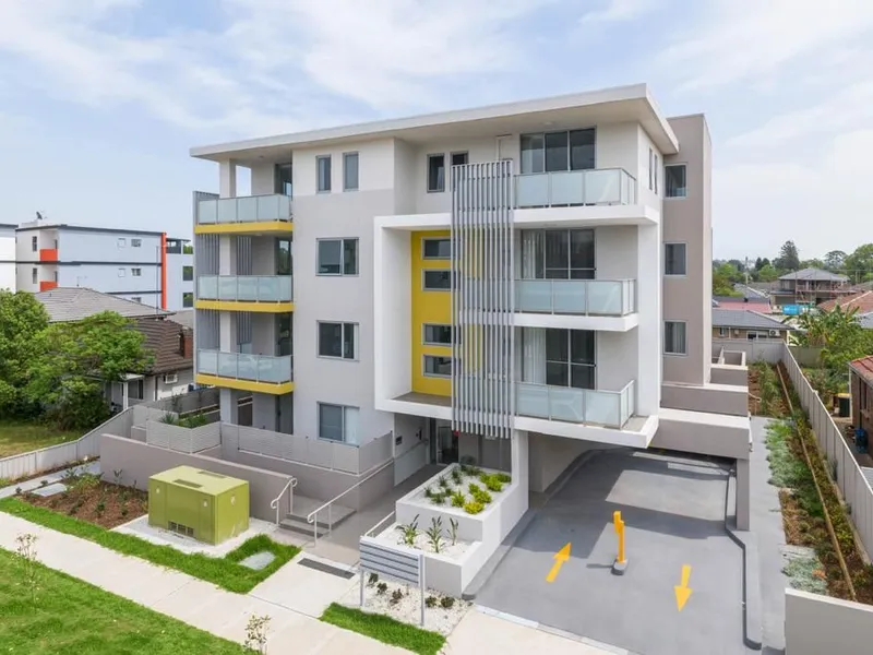 Modern ground floor apartment with ducted air conditioning