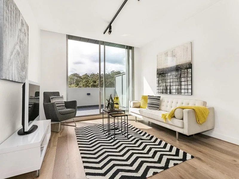 YARRA RIVER STUNNING VIEWS, 2 BEDROOM ARCHITECTURALLY DESIGNED LOW MAINTENANCE LIGHT FILLED UNIT – ONLY 4KM FROM CITY!