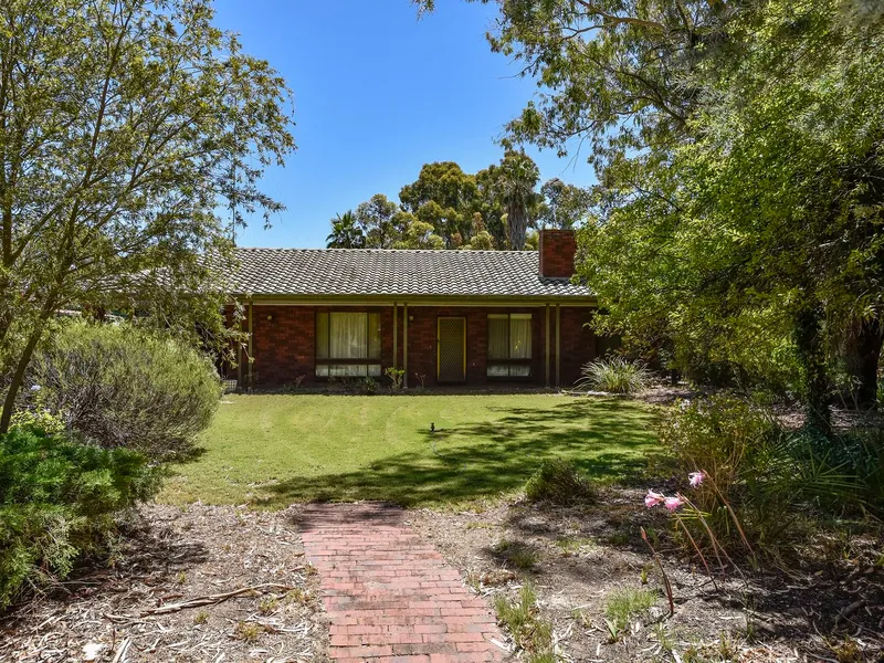 12 Fulwood Ave