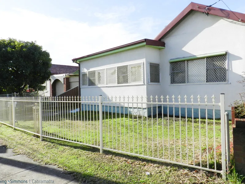 4 BEDROOM HOUSE PLUS SLEEP-OUT