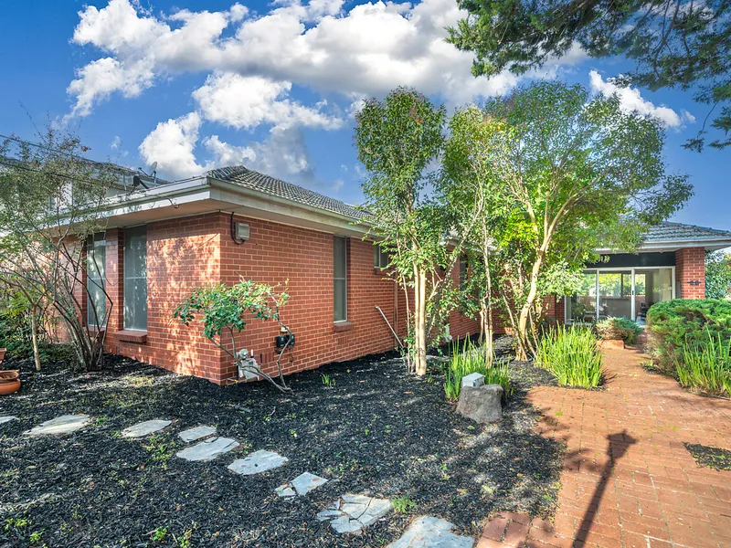 Mid-century flair with bright future options