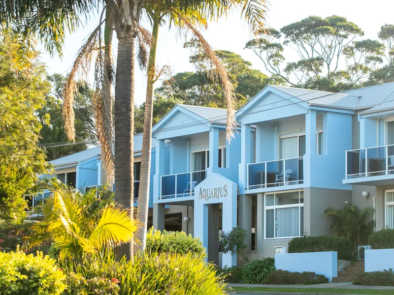 LUXURY BEACHSIDE SERVICED APARTMENT