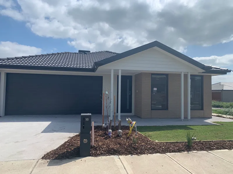 Brand new, 4 bedroom home with 2 living spaces!