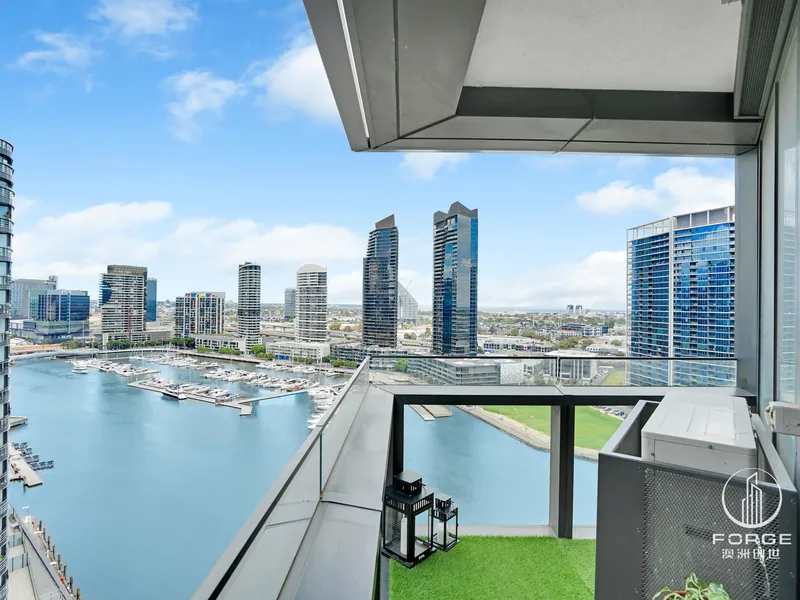Stunning 2bed 2bath 2carpark Waterfront Apartment