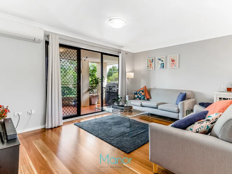 Modernized & Updated Open Plan Oasis in Quiet location.  Move straight in with no fuss.