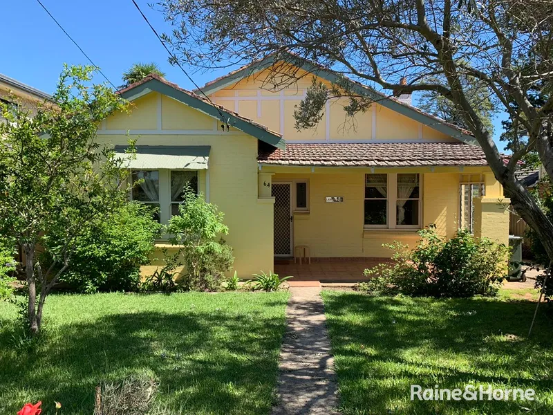 Well maintained 3 Bed Family Home
