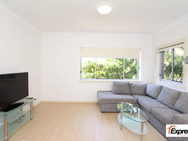 VERY MODERN FULLY FURNISHED THREE BEDROOM