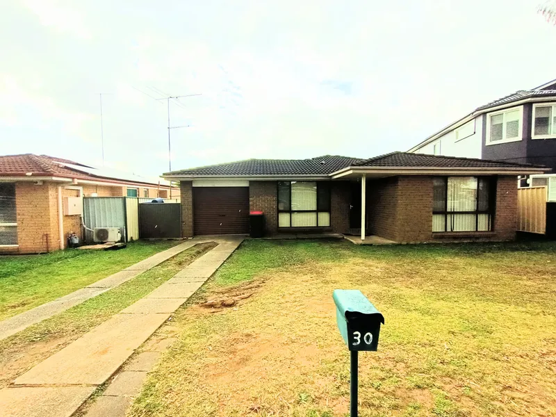 3 Bedroom brick-veneer Family Home at a Convenient Location!
