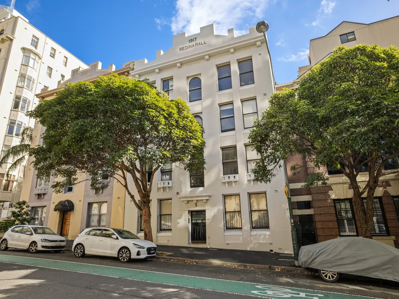 Huge, Unfurnished, One Bedroom Apartment with High Ceilings and  Built Ins