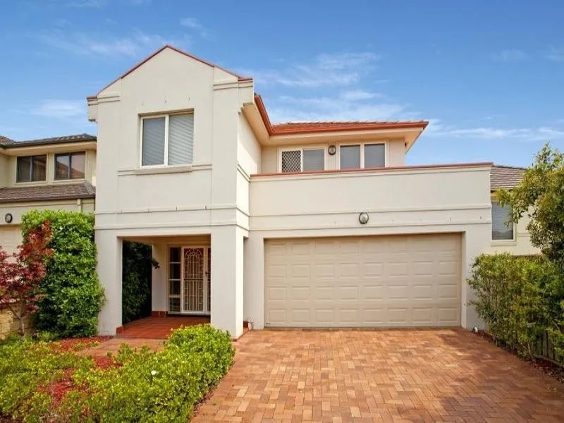 Impeccable family residence in a prestige estate!!