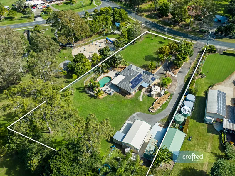 acreage life 🍃 | Recently Refreshed Versatile Home with Complete Package Acreage Lifestyle on 4,241m2 - Nest or Invest!