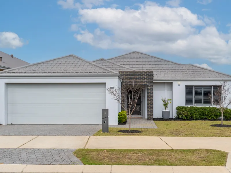 Gorgeous Home in Prime Location!
