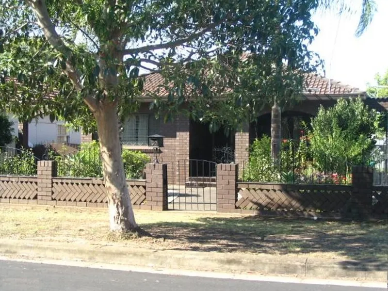 RARE OPPORTUNITY – HUGE LAND SIZE APPROXIMATE 1,227 SQM – (1) TO REBUILD & EXTEND YOUR DREAM HOME; (2) PROTENTIAL DEVELOPMENT SITE - R3 ZONING