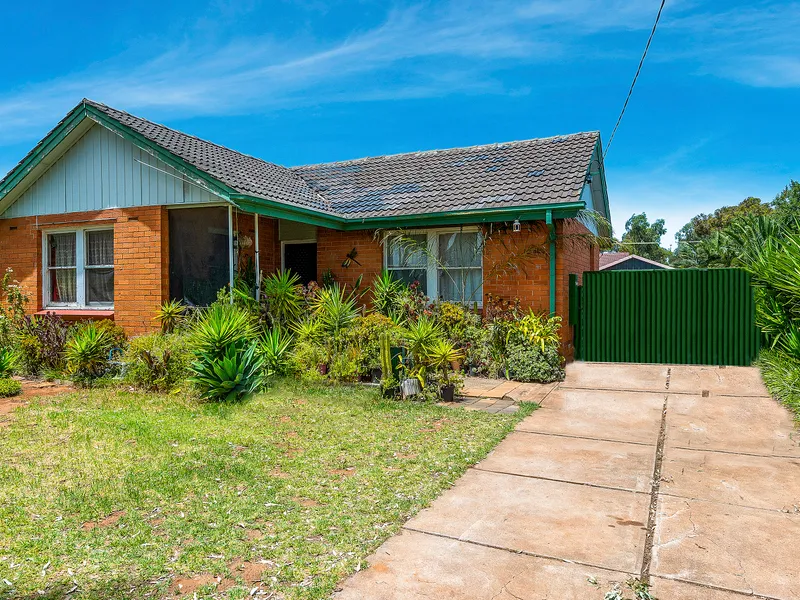 Starting Out or Investing? Large 690m2 Block!