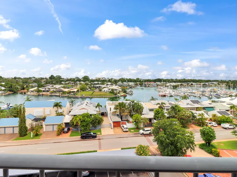 Stunning Marina Views & Sunsets Await