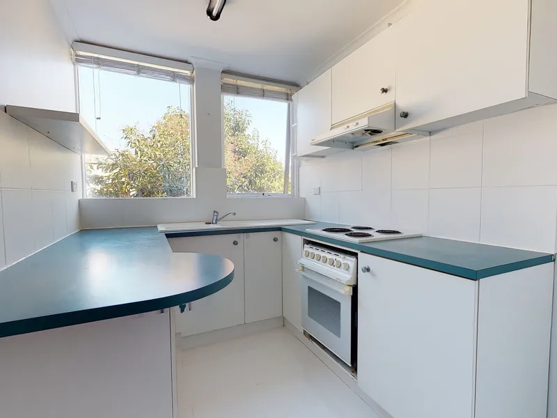 Light & Bright one bedroom apartment!