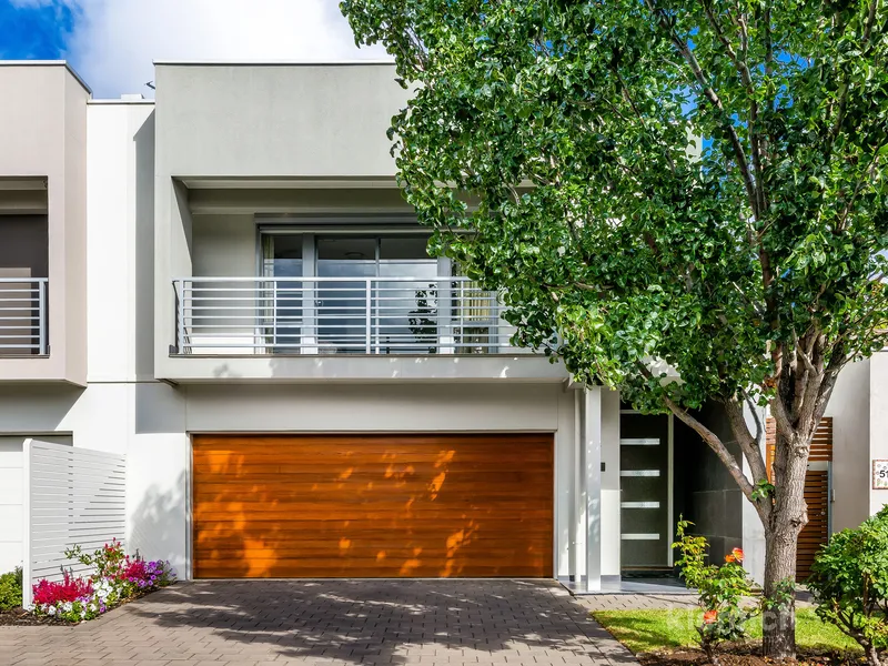 High quality executive residence with parkland access.