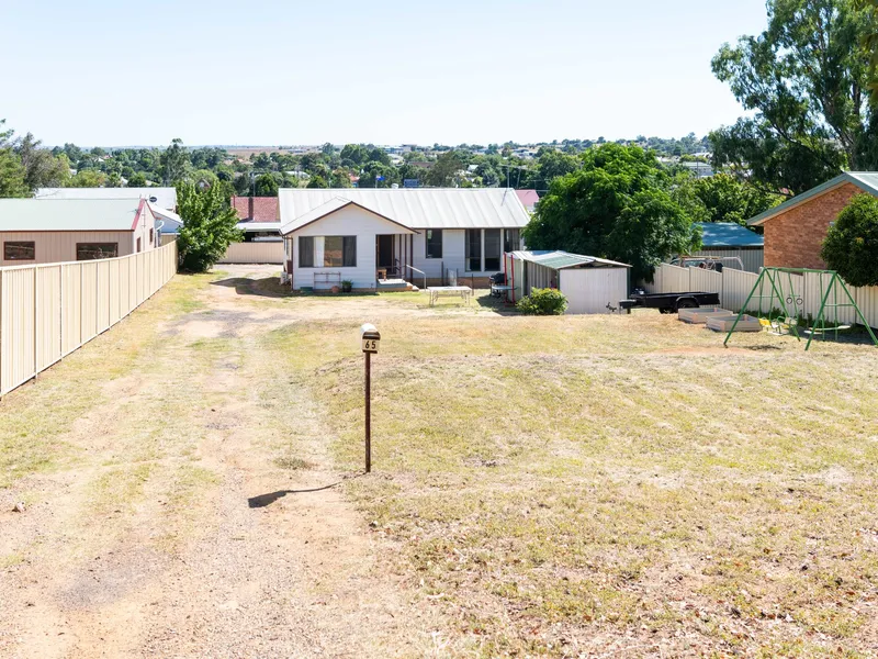 NEAT 3 BEDROOM HOME. GREAT LOCATION