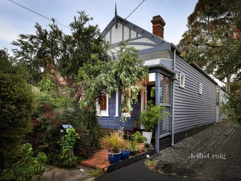 Fusing period elegance with modern design