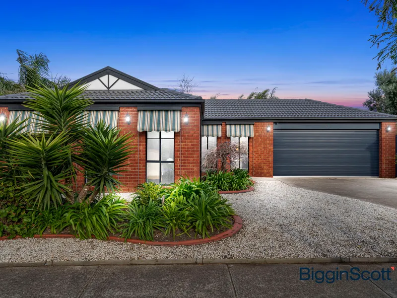 4 Bedrooms, 3 Living areas and a Study - A Family Entertainer on a 540m2 Block!!