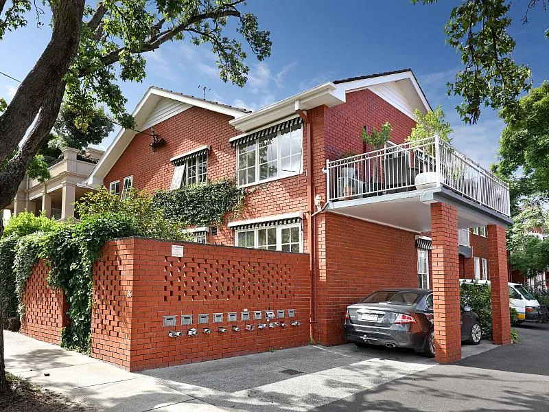 Generous 3 Bedroom Apartment