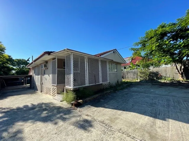 Large family home in a convenient location!