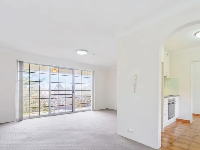 Large, Private Home in Leafy, Ultra-Convenient Location