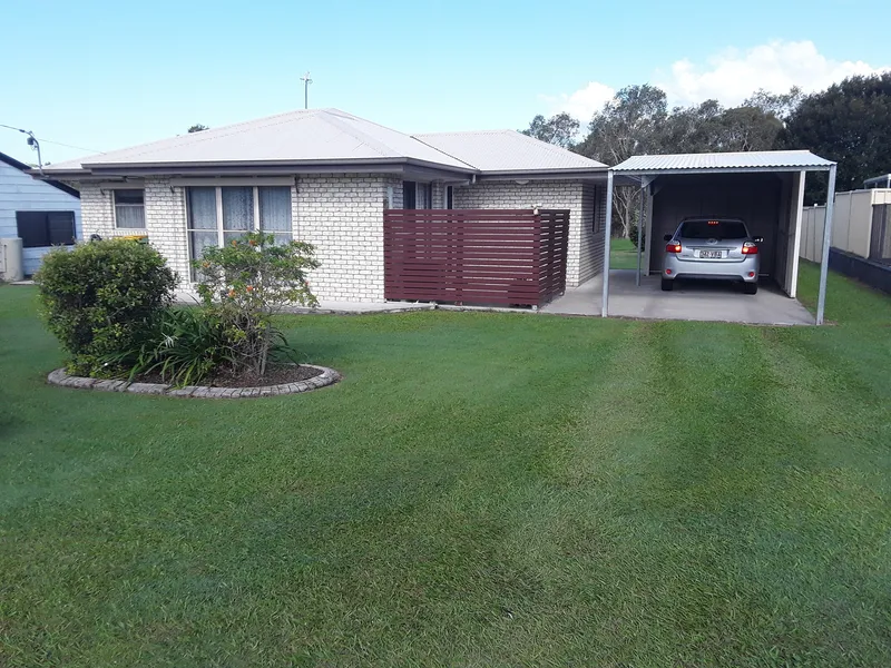 Lovely Neat Tidy Low Maintenance Brick HomeS