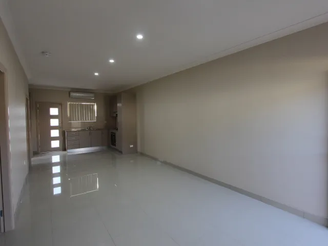 2 BEDROOM GRANNY FLAT, AVAILABLE NOW!