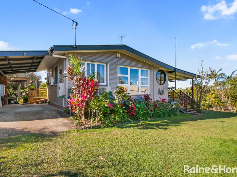 RENOVATED COTTAGE WITH CHARM AND A NICE VIEW!