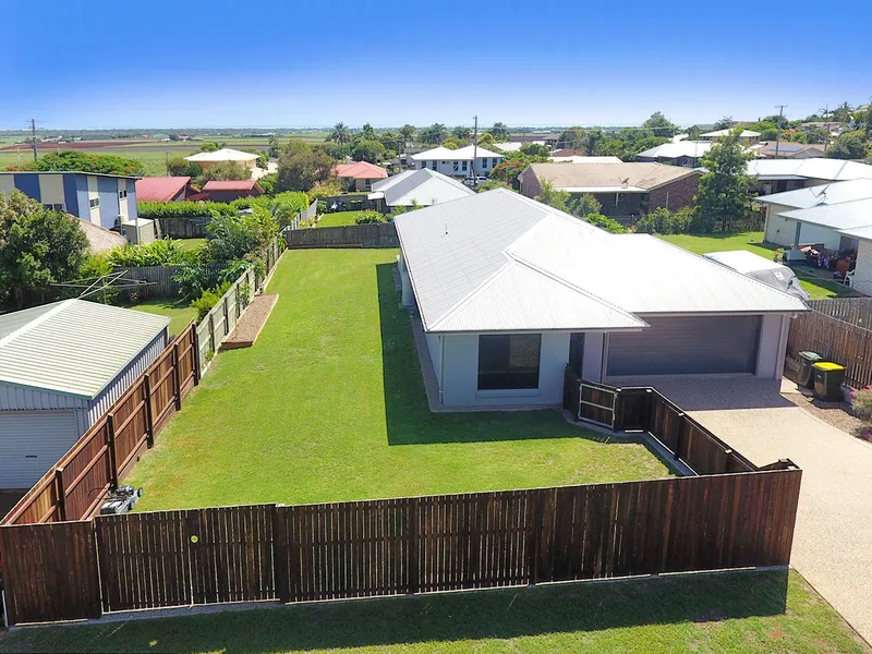 STUNNING FAMILY HOME - 4 BED - SIDE ACCESS - VIEWS - ALMOST NEW.