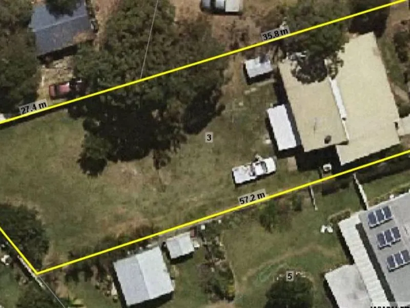 1,131m2 Block in Central Morayfield with Spacious Home