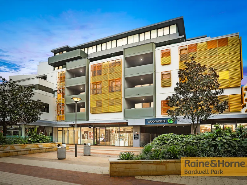 DEPOSIT TAKEN - SPACIOUS 2 BEDROOM + STUDY APARTMENT IN PRIME LOCATION ! 