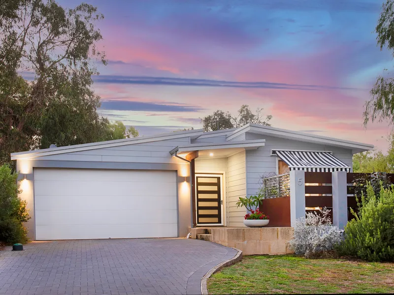 Fresh, Vibrant, Coastal Living 