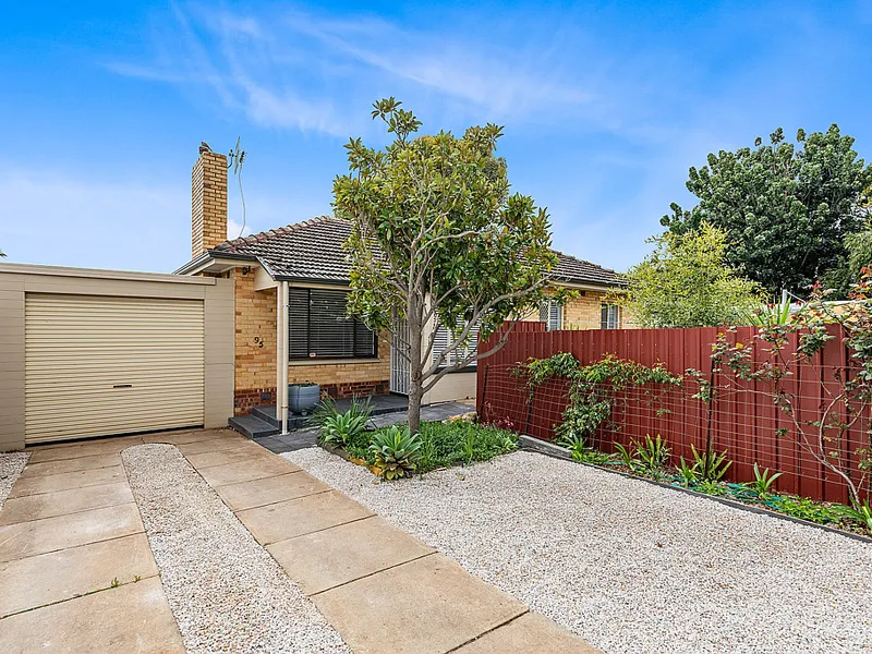 AUCTION SATURDAY 29th OCTOBER @ 1.30PM ON SITE UNLESS SOLD PRIOR