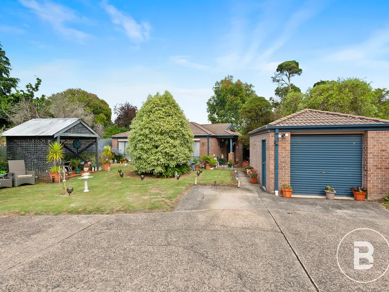 LOW MAINTENANCE BRICK UNIT IN GREAT LOCATION