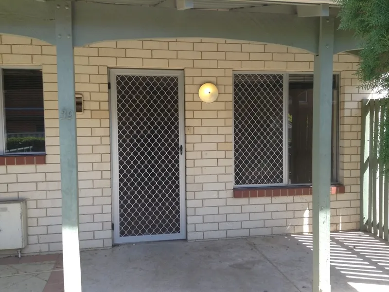 TOWNHOUSE NEAR THE LAKE